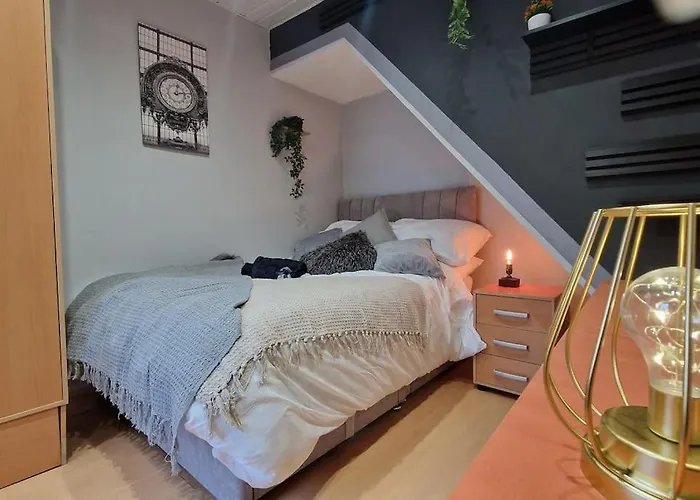 Great Liverpool Location!