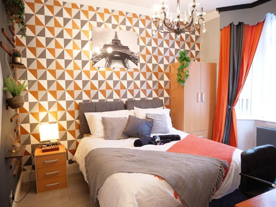 Great Location! * Liverpool
